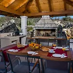 Villa Pizzelli Orašac