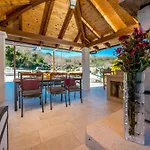Pizzelli Villa *