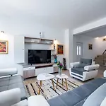 Pizzelli Villa *
