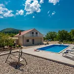 Pizzelli Villa