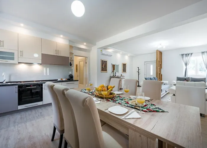 Pizzelli Willa Orašac